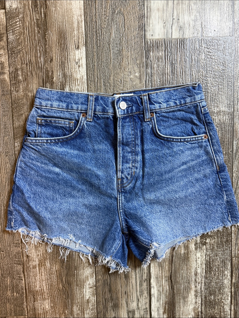🌟REFORMATION CHARLENE HIGH RISE 🌟Blue High-Rise 🌟Raw Hem and Denim Shorts, 26